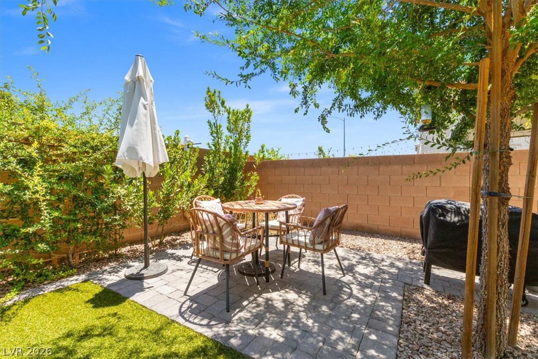 10520 Adobe Ranch Street