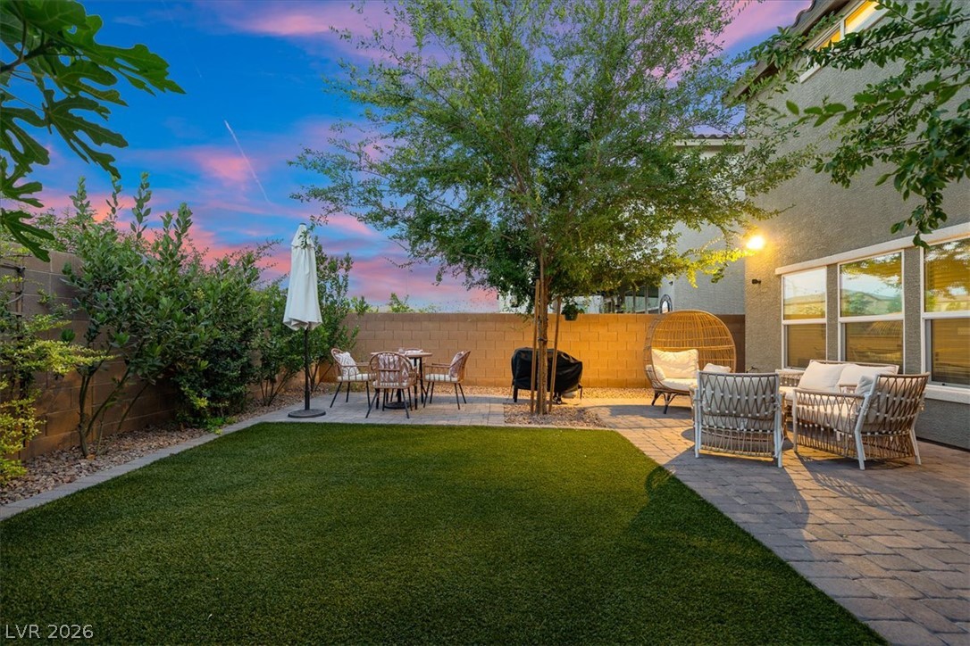10520 Adobe Ranch Street