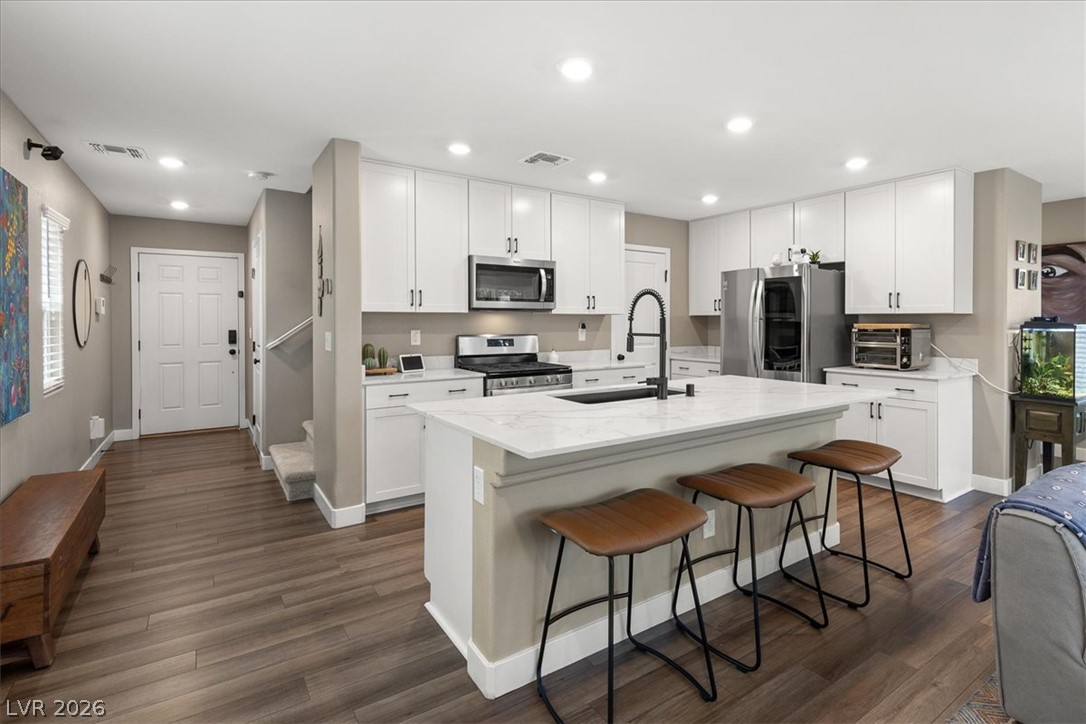 10520 Adobe Ranch Street