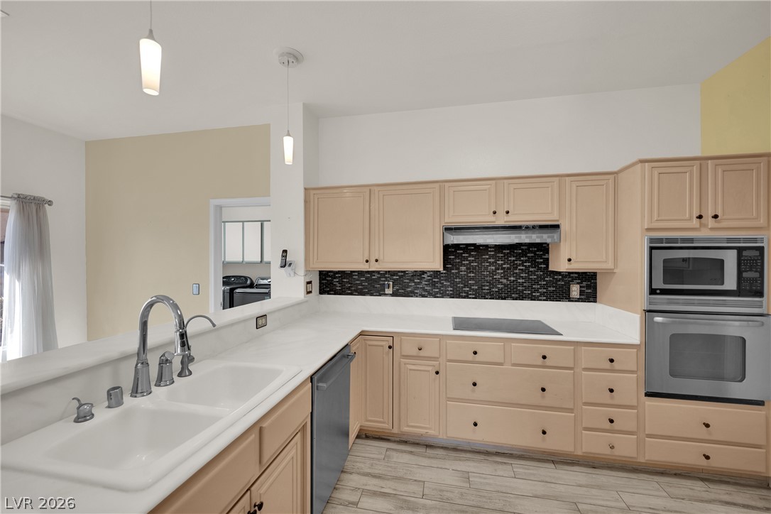 2808 Tumble Creek Court