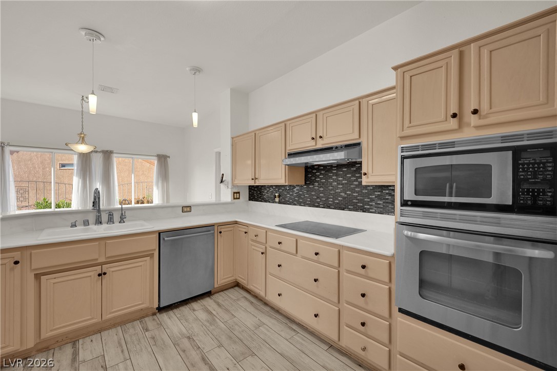 2808 Tumble Creek Court