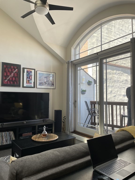 7 Crombie St # 17