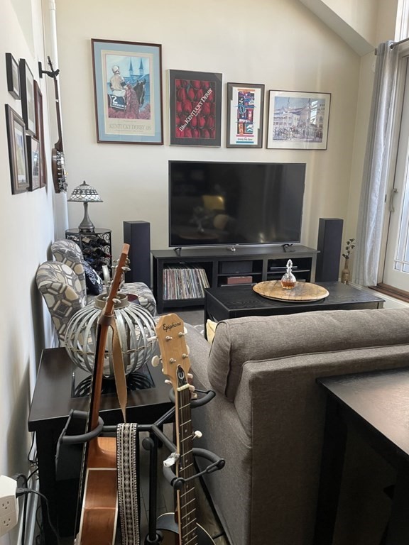 7 Crombie St # 17