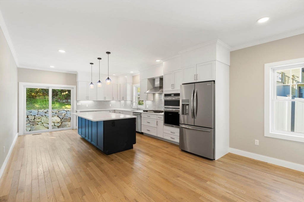 28 Riverview Rd # B, Gloucester Unit: B