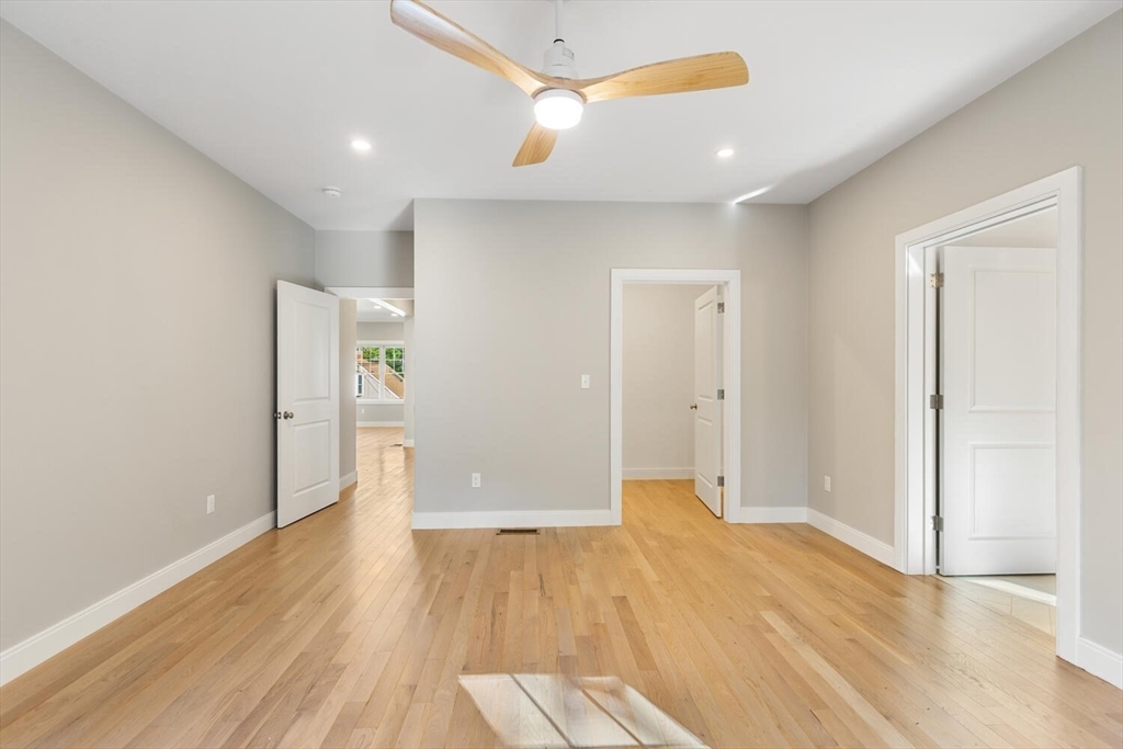 28 Riverview Rd # B, Gloucester Unit: B