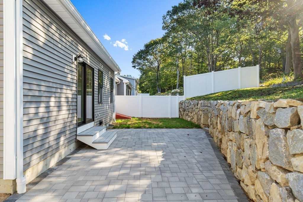 28 Riverview Rd # B, Gloucester Unit: B