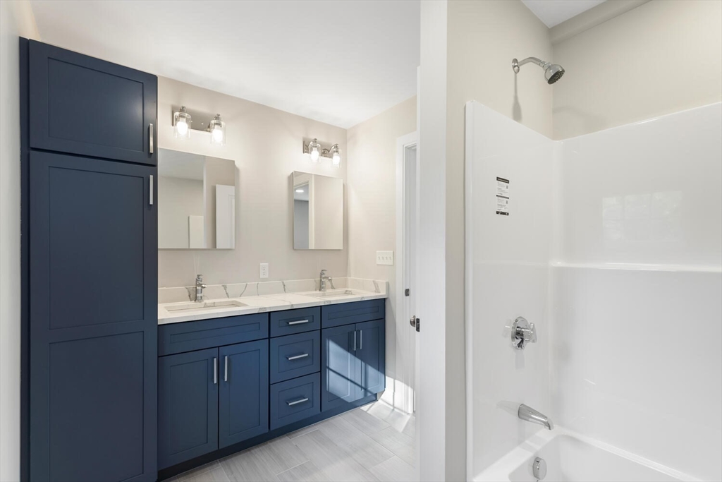 28 Riverview Rd # B, Gloucester Unit: B