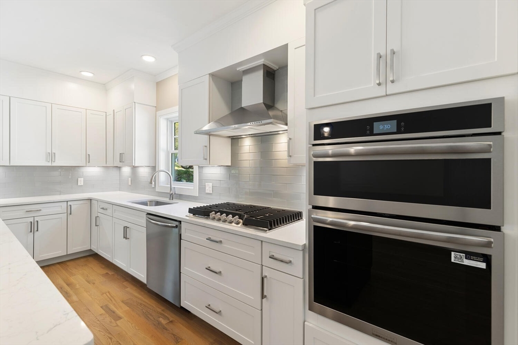 28 Riverview Rd # B, Gloucester Unit: B