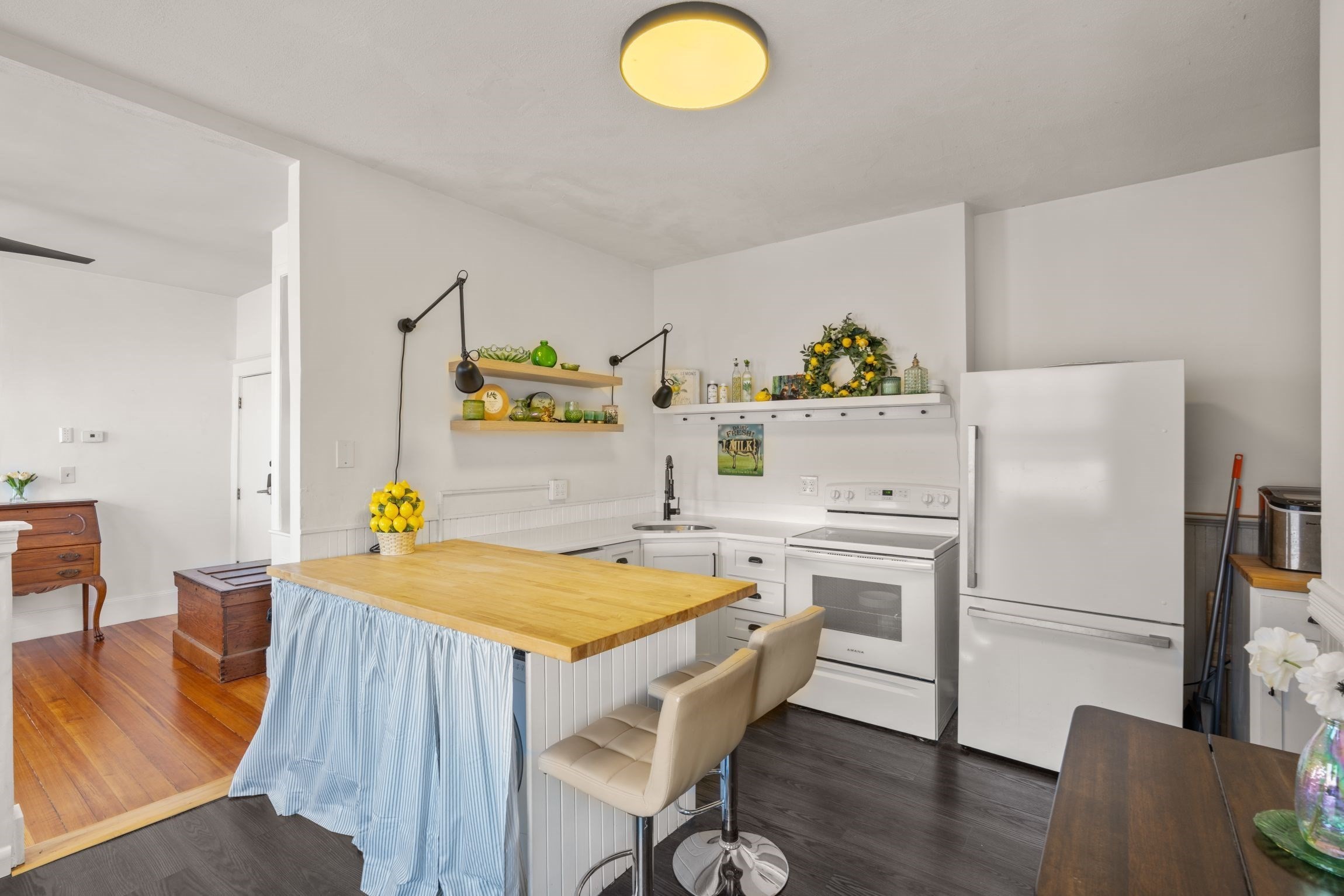 16 Leavitt Street # 3