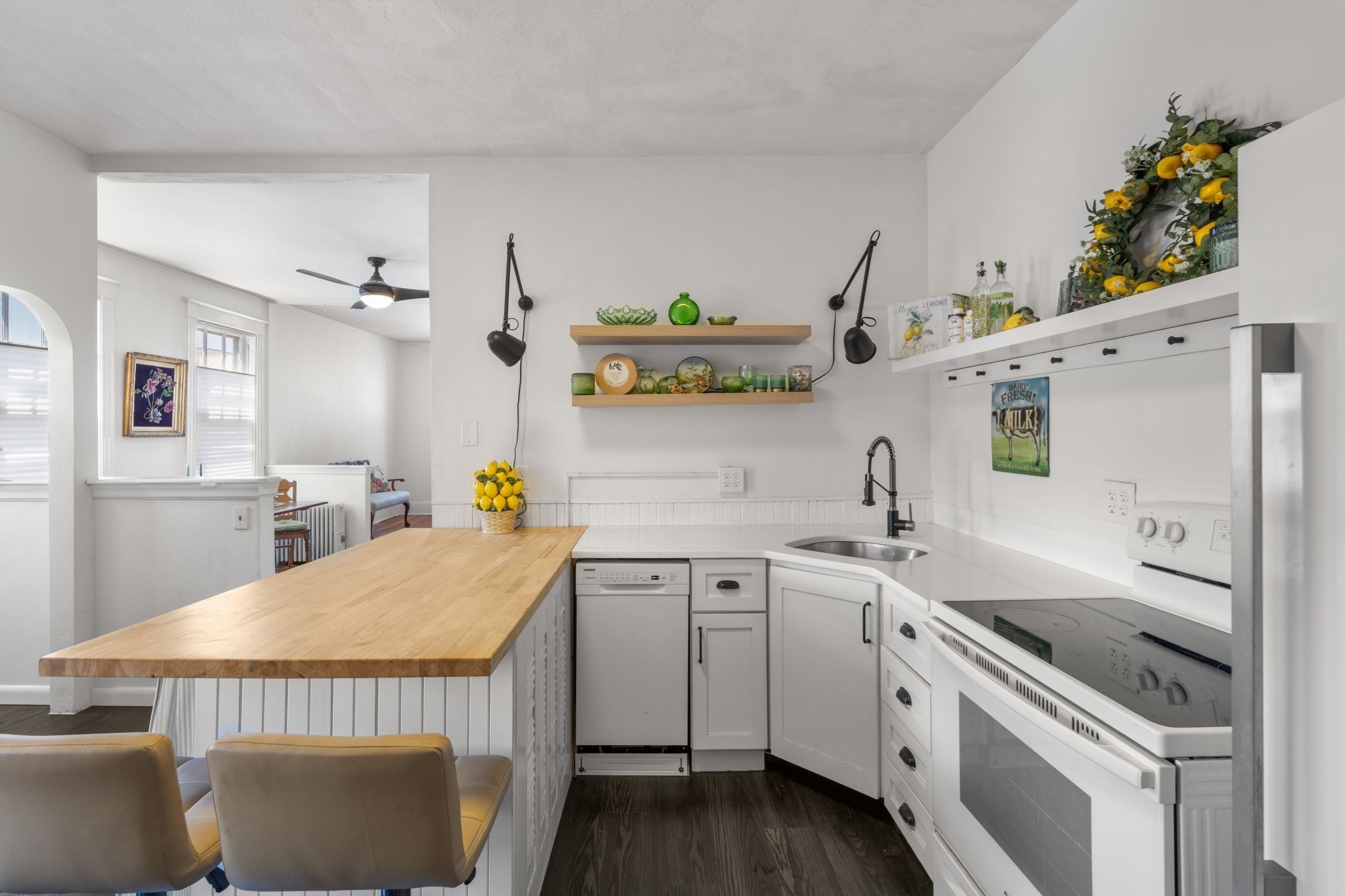 16 Leavitt Street # 3