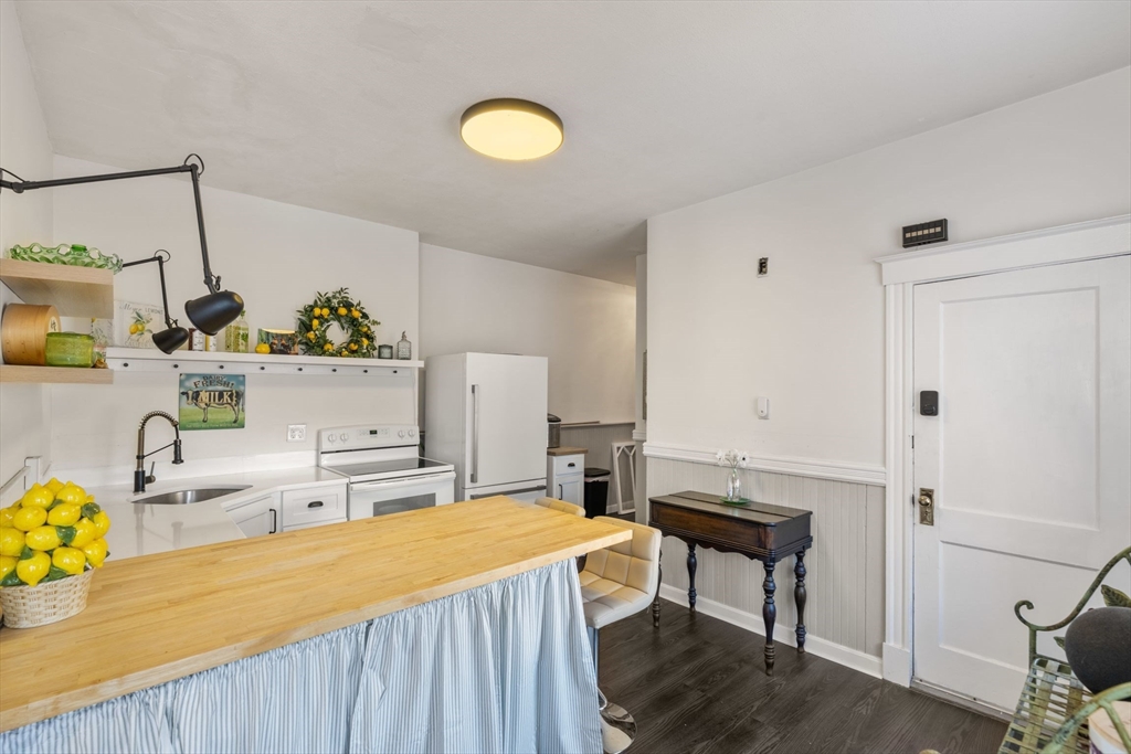 16 Leavitt Street # 3