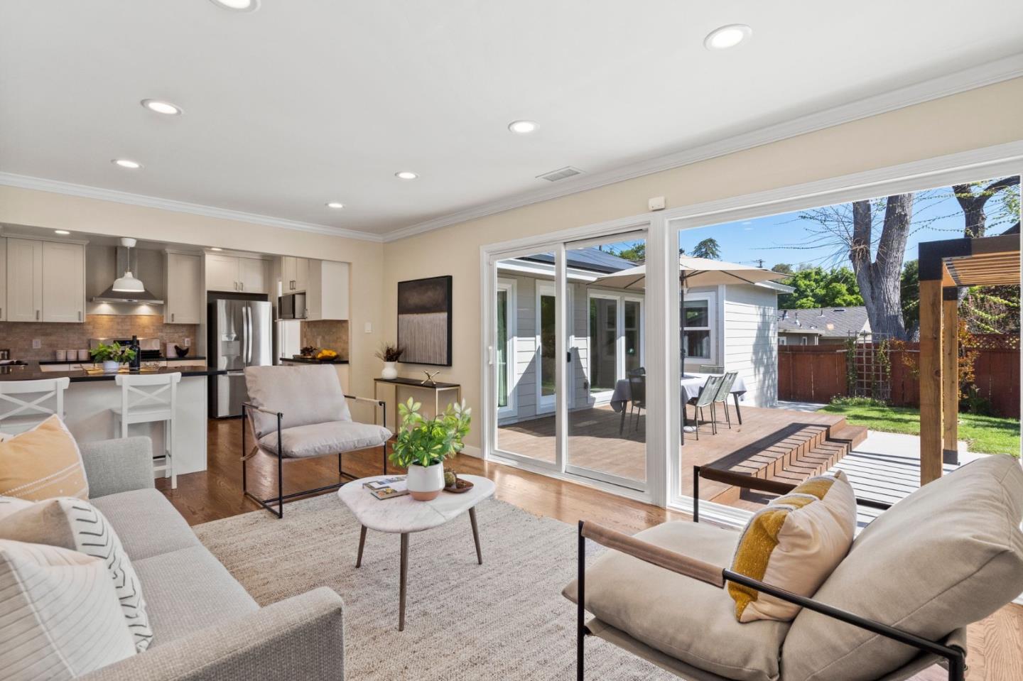 2411 Graceland Avenue