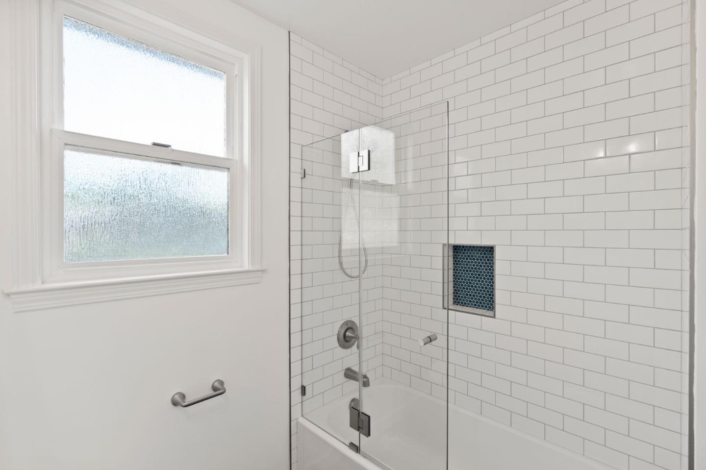 2411 Graceland Avenue