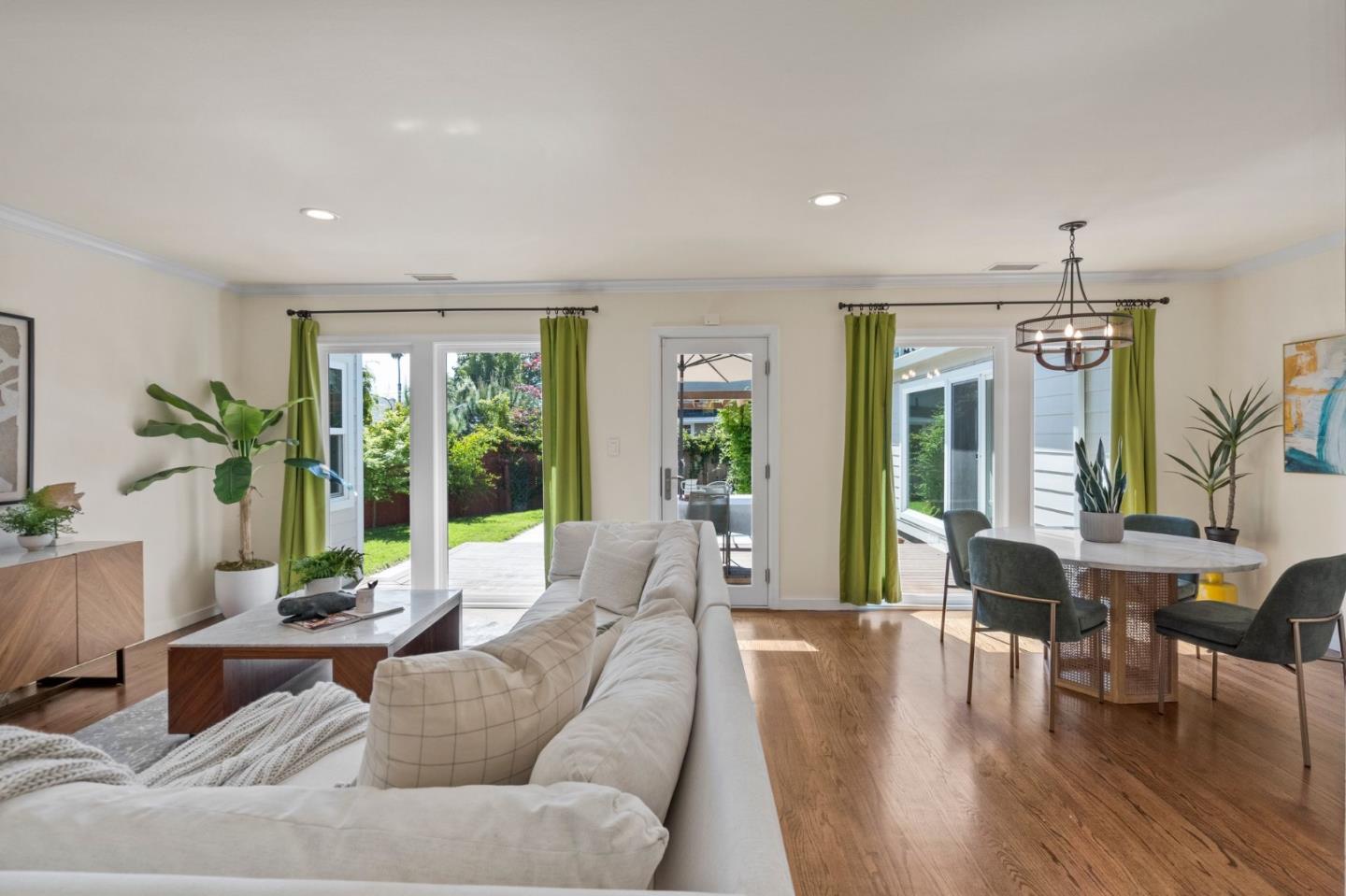 2411 Graceland Avenue