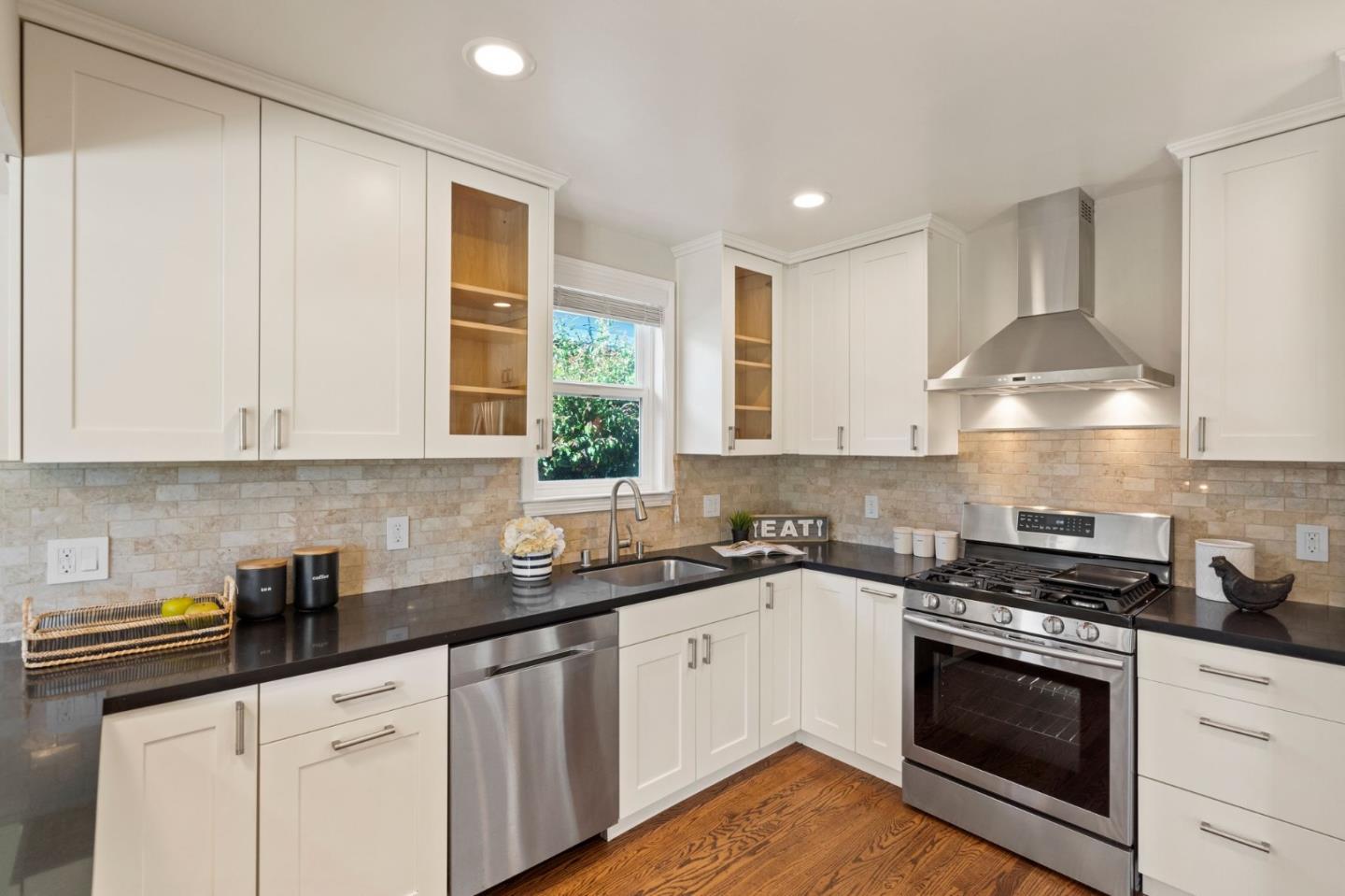 2411 Graceland Avenue