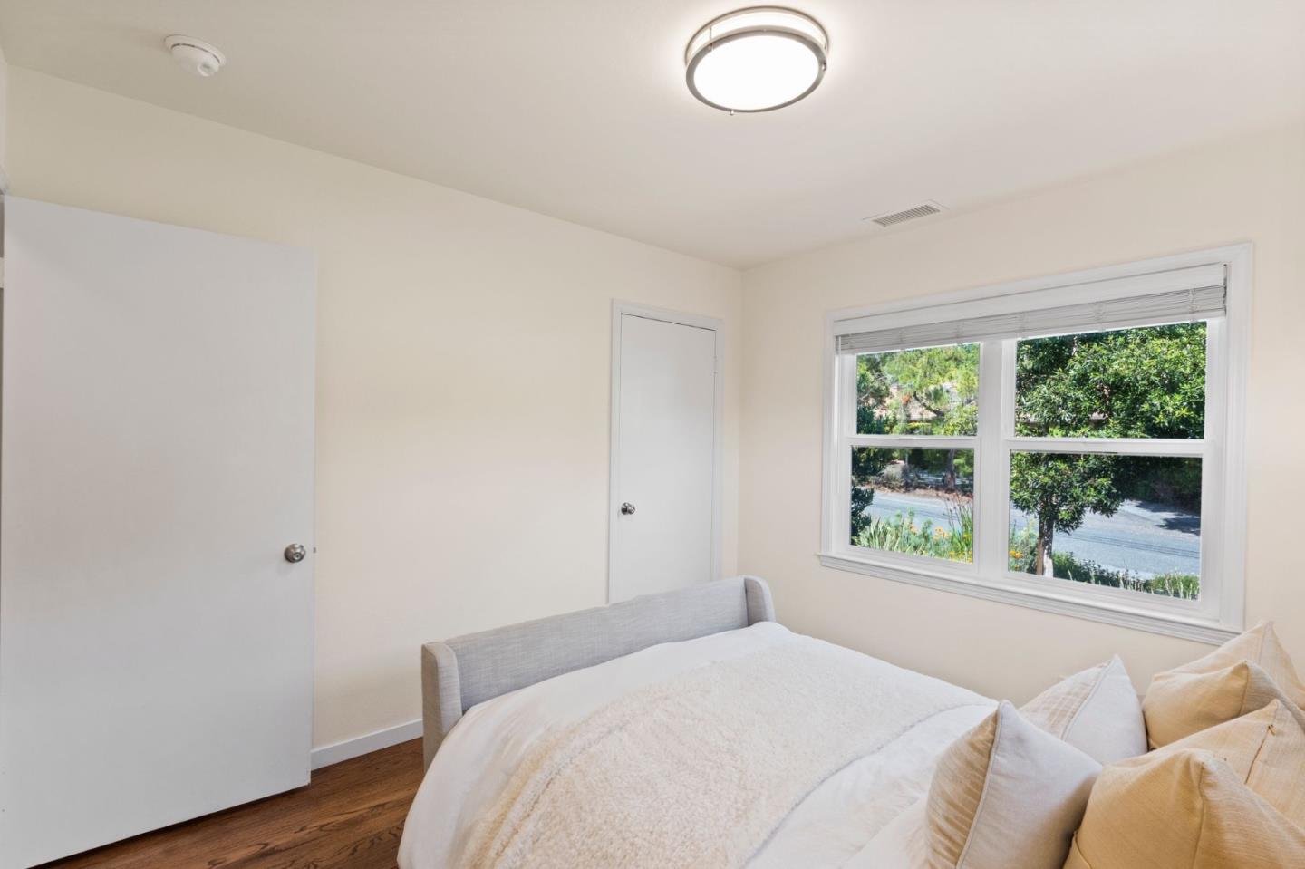 2411 Graceland Avenue