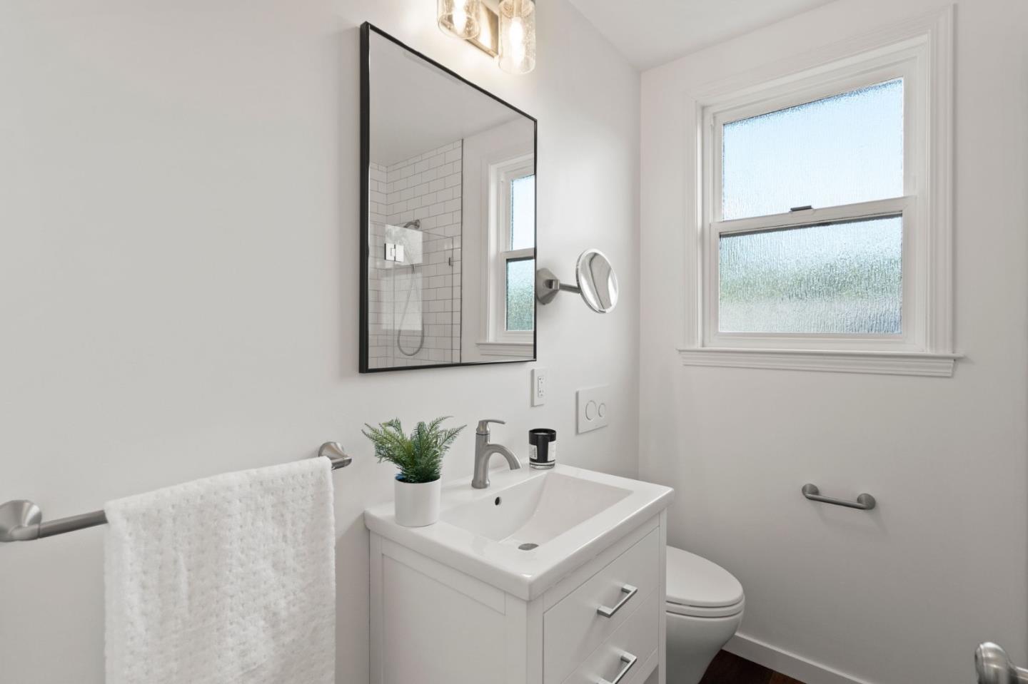 2411 Graceland Avenue