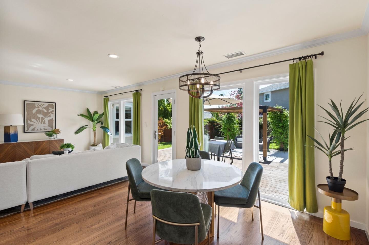 2411 Graceland Avenue