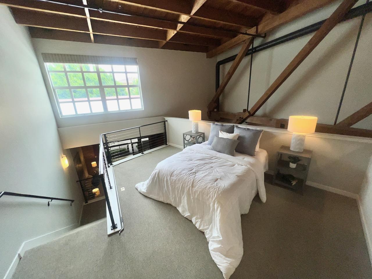 586 Manzana Place
