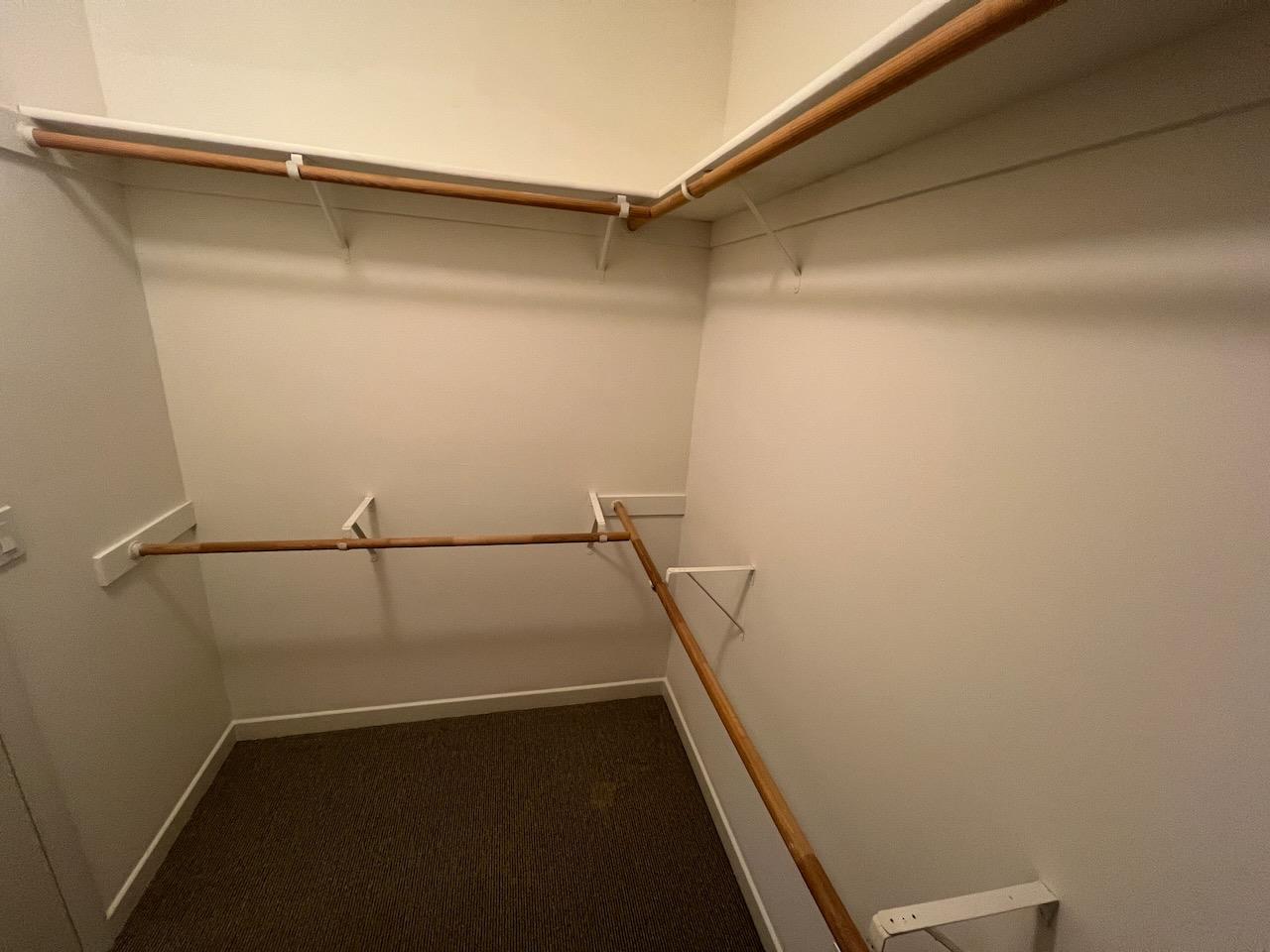 586 Manzana Place