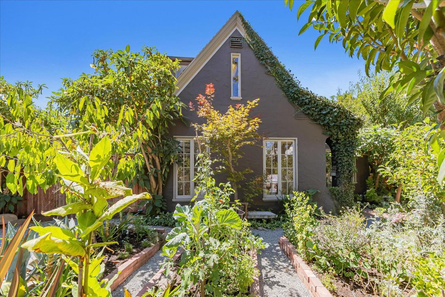 644 Coe Avenue
