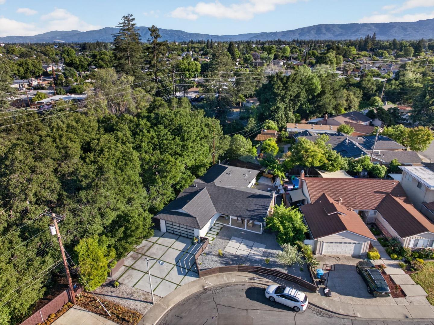 2974 Ridge Court