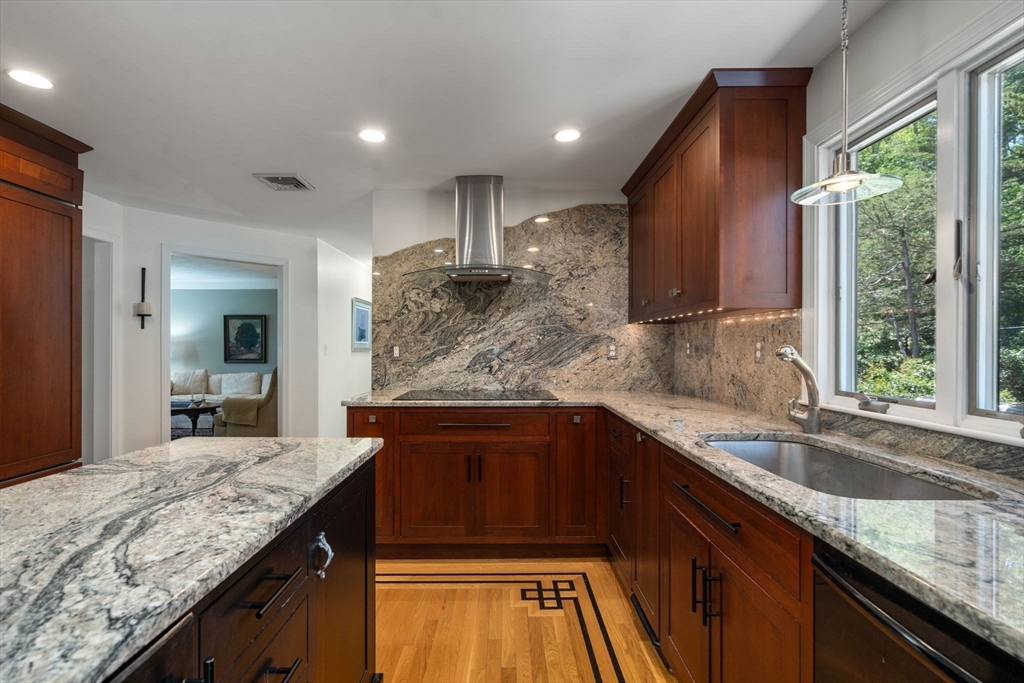 8 Ringbolt Road