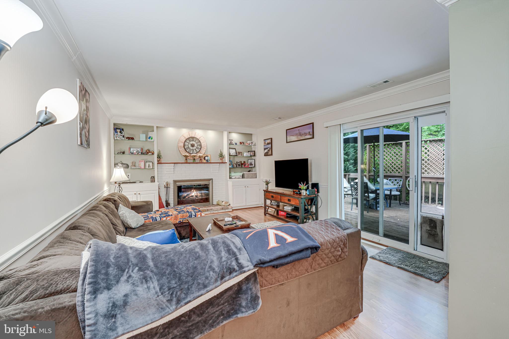 6907 SHACKLE PL