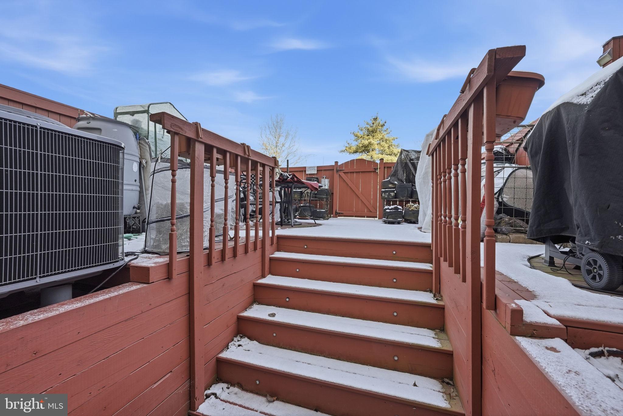 5513 WOODLAWN MANOR COURT