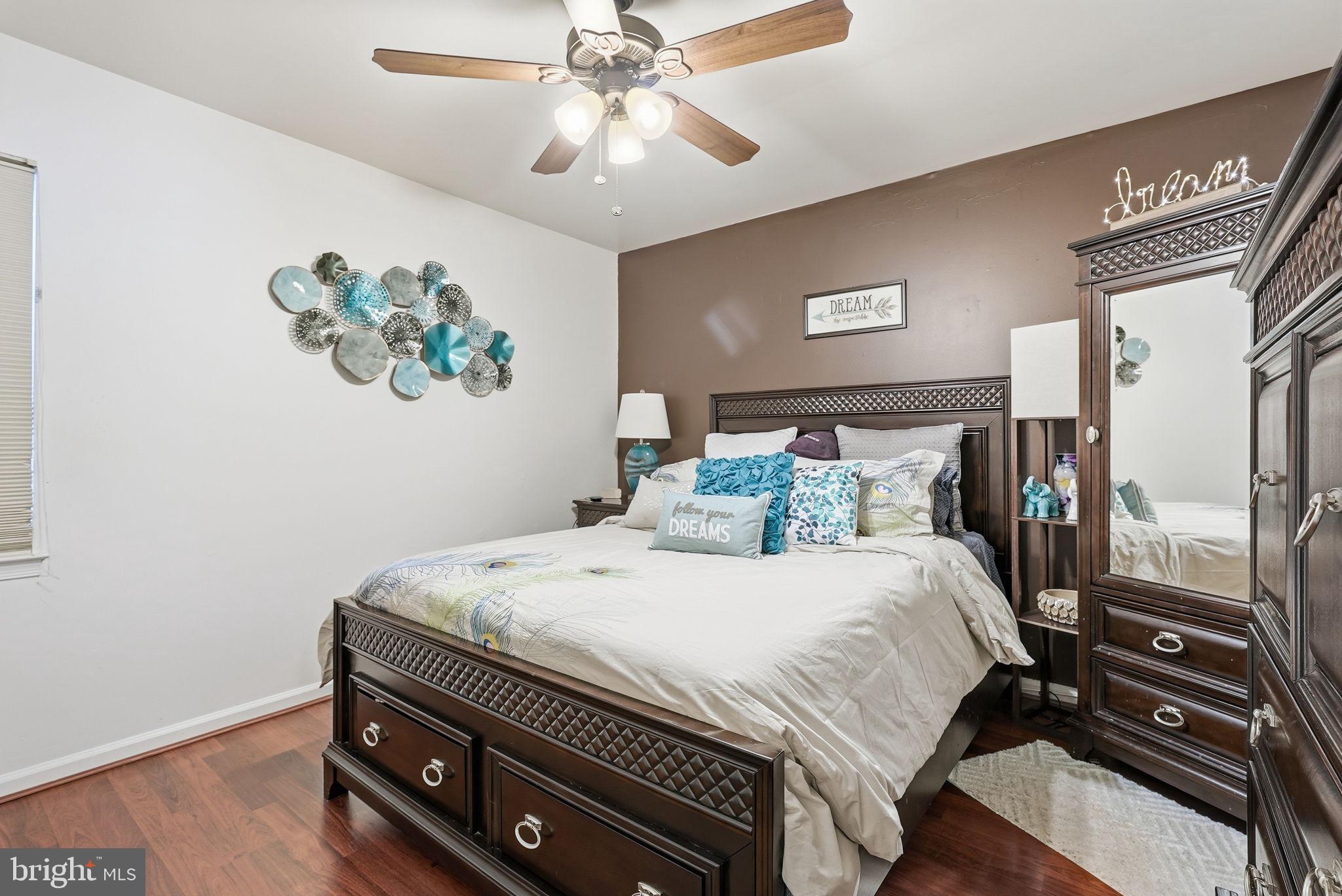 5513 WOODLAWN MANOR COURT