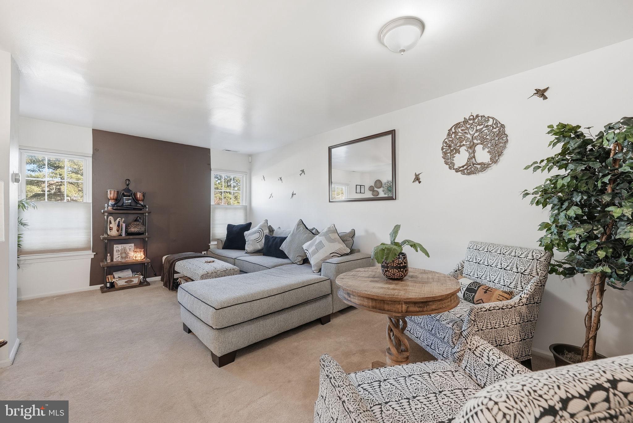 5513 WOODLAWN MANOR COURT