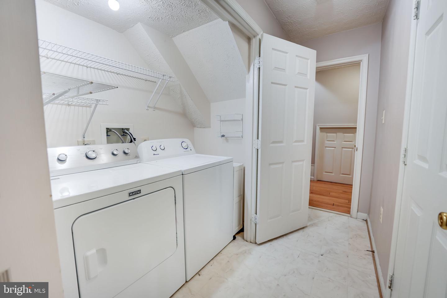 4156 la Mauricie Loop