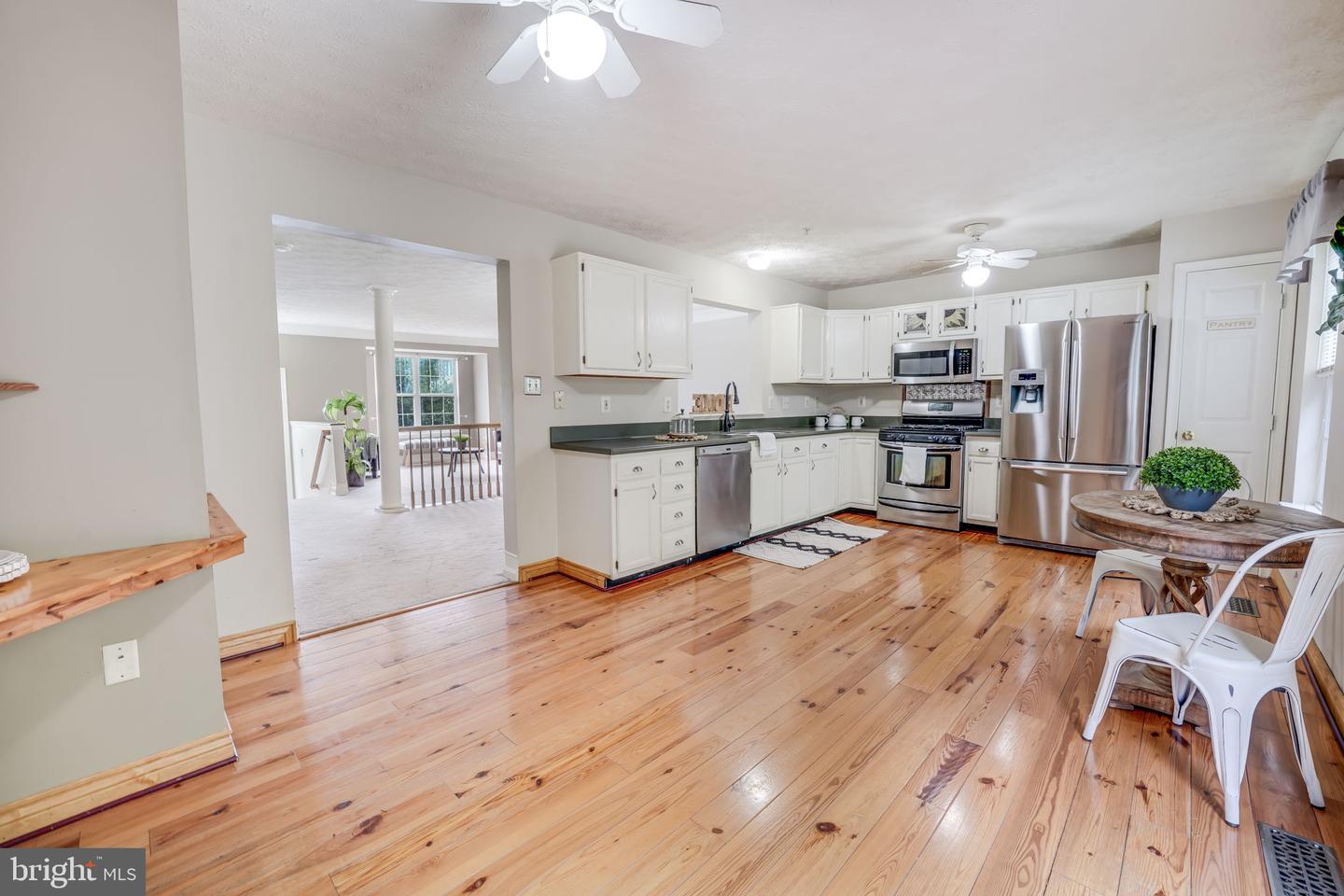 4156 la Mauricie Loop