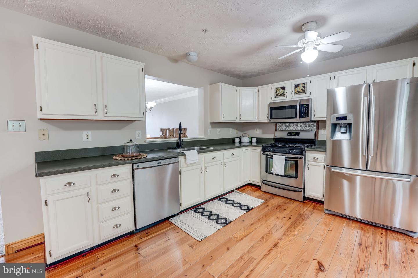 4156 la Mauricie Loop