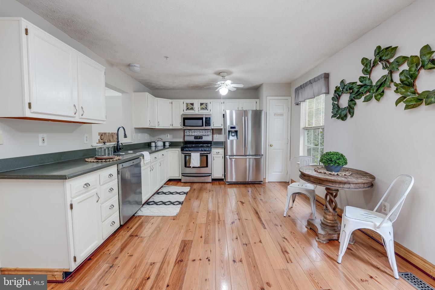 4156 la Mauricie Loop