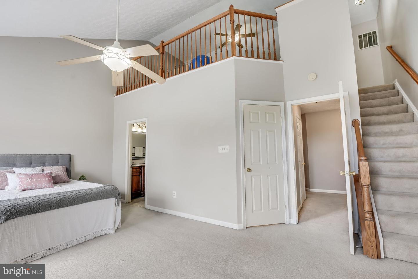 4156 la Mauricie Loop