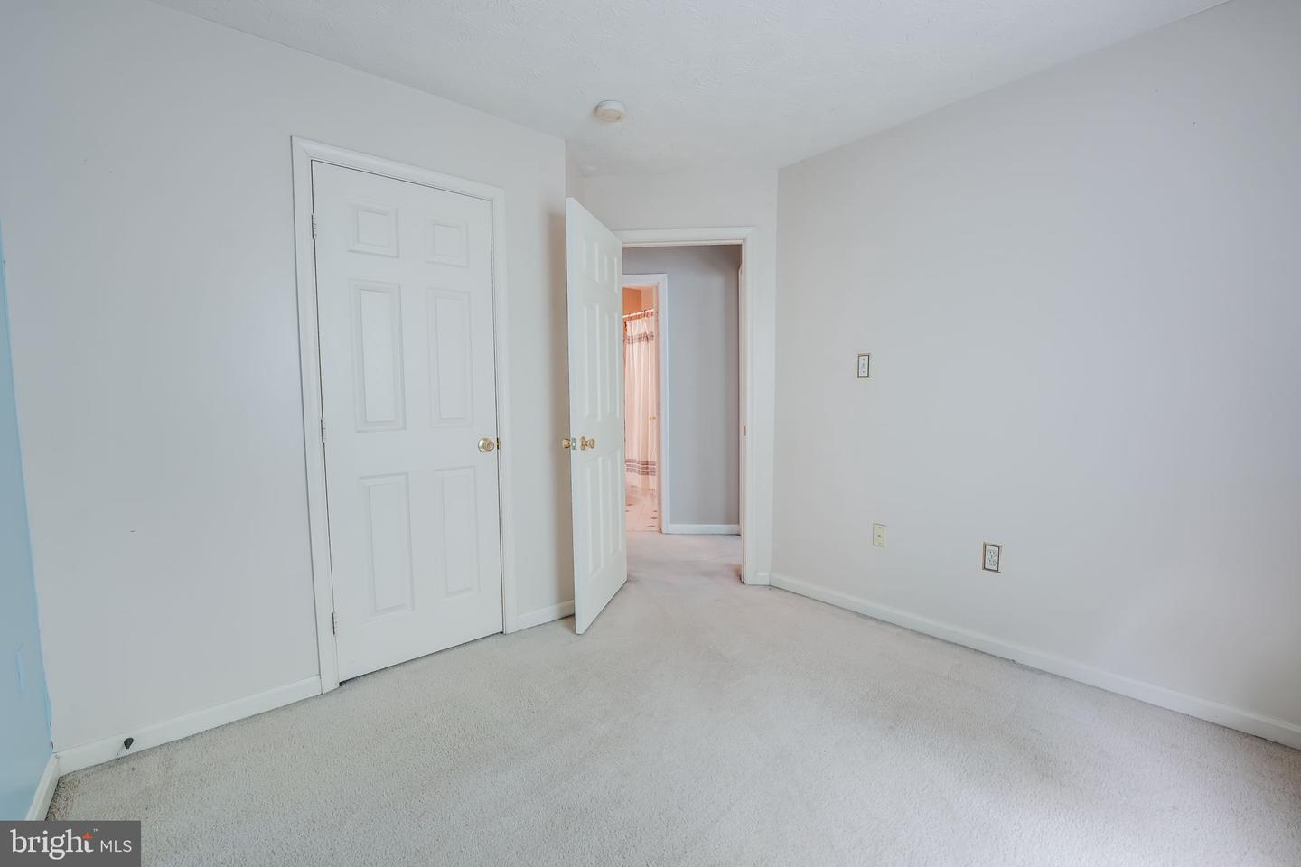 4156 la Mauricie Loop