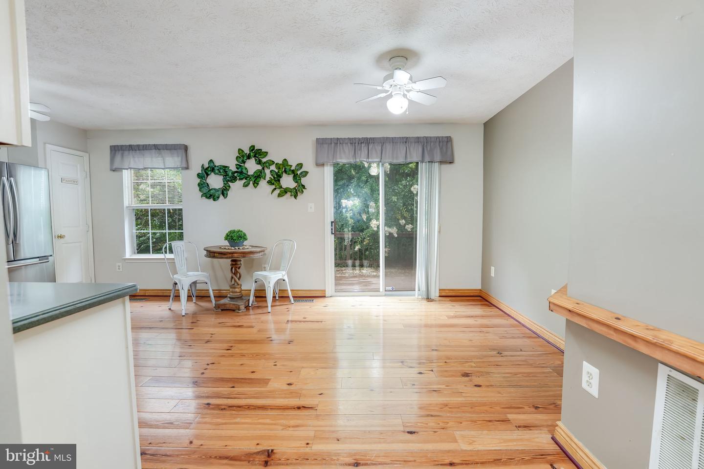 4156 la Mauricie Loop