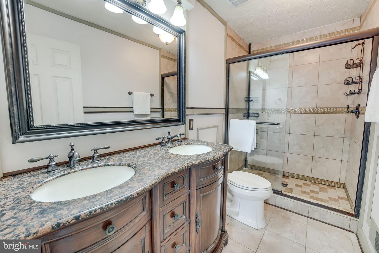 4156 la Mauricie Loop