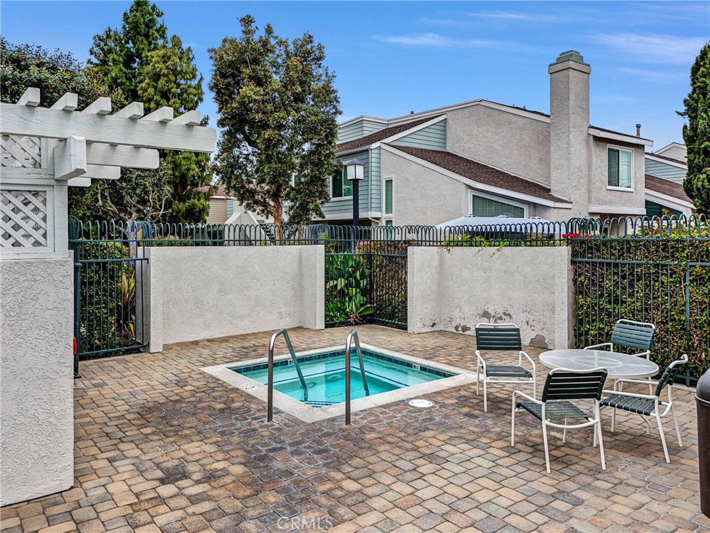 401 Deerfield Avenue 84