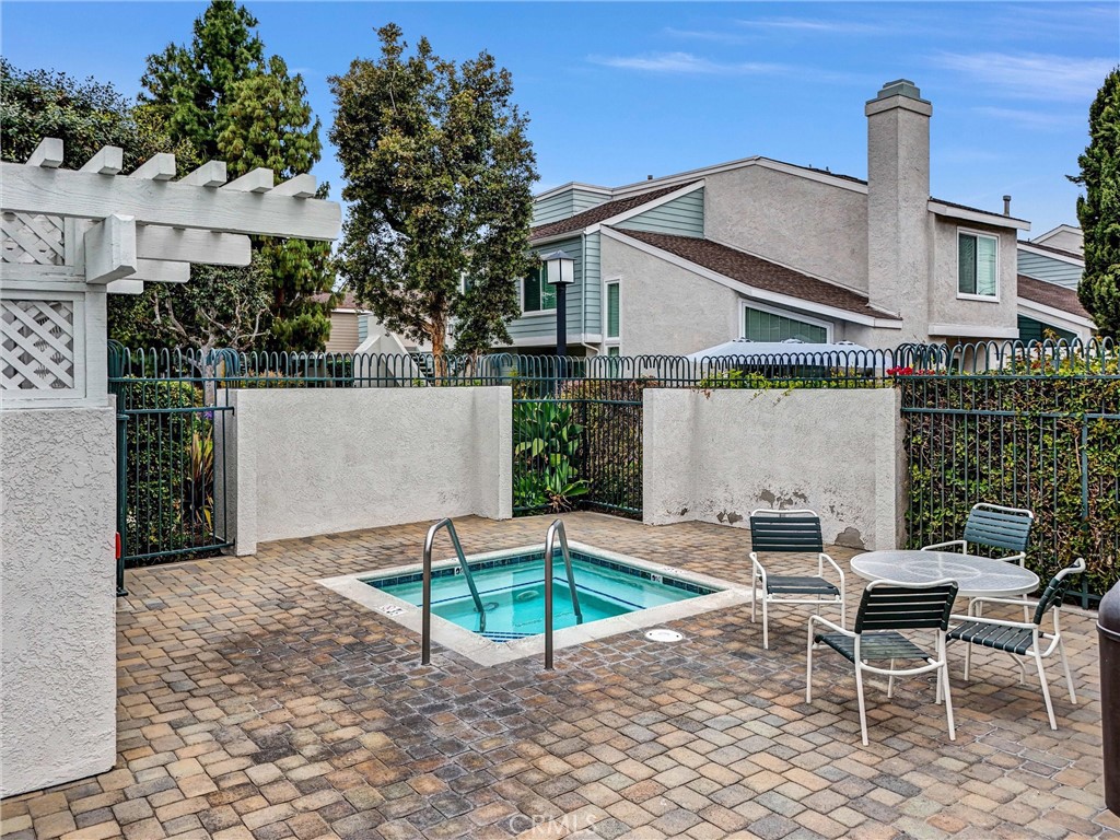 401 Deerfield Avenue 84