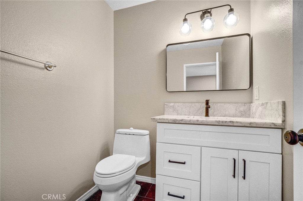 401 Deerfield Avenue 84