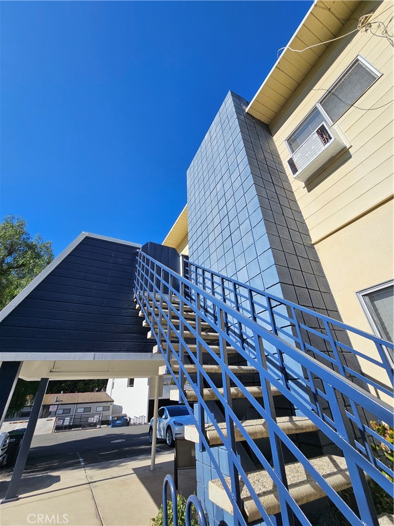 350 Loma Terrace B