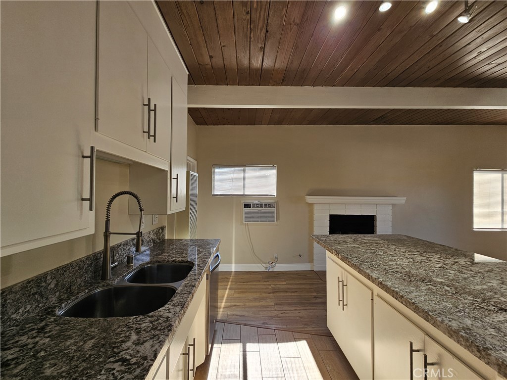 350 Loma Terrace B
