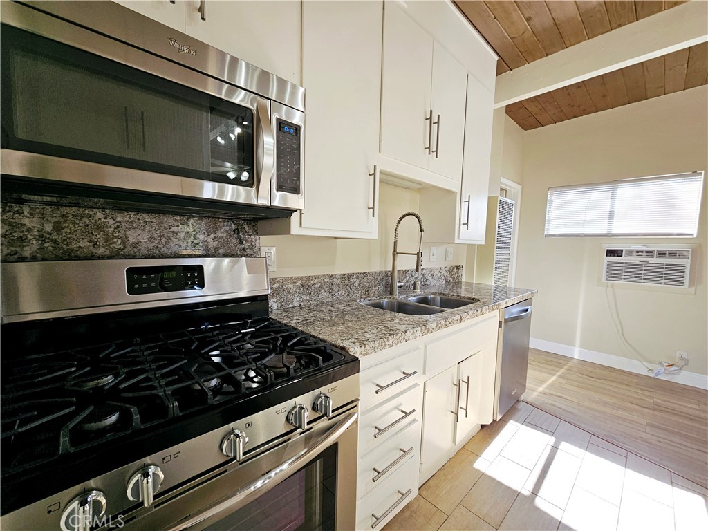 350 Loma Terrace B