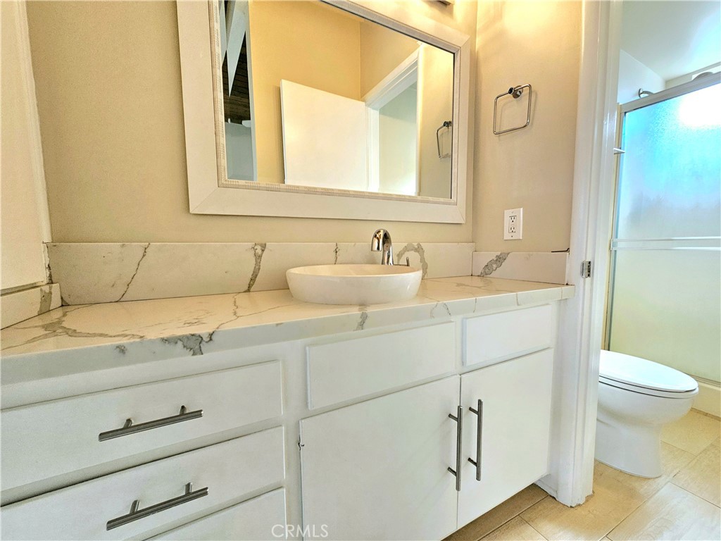 350 Loma Terrace B