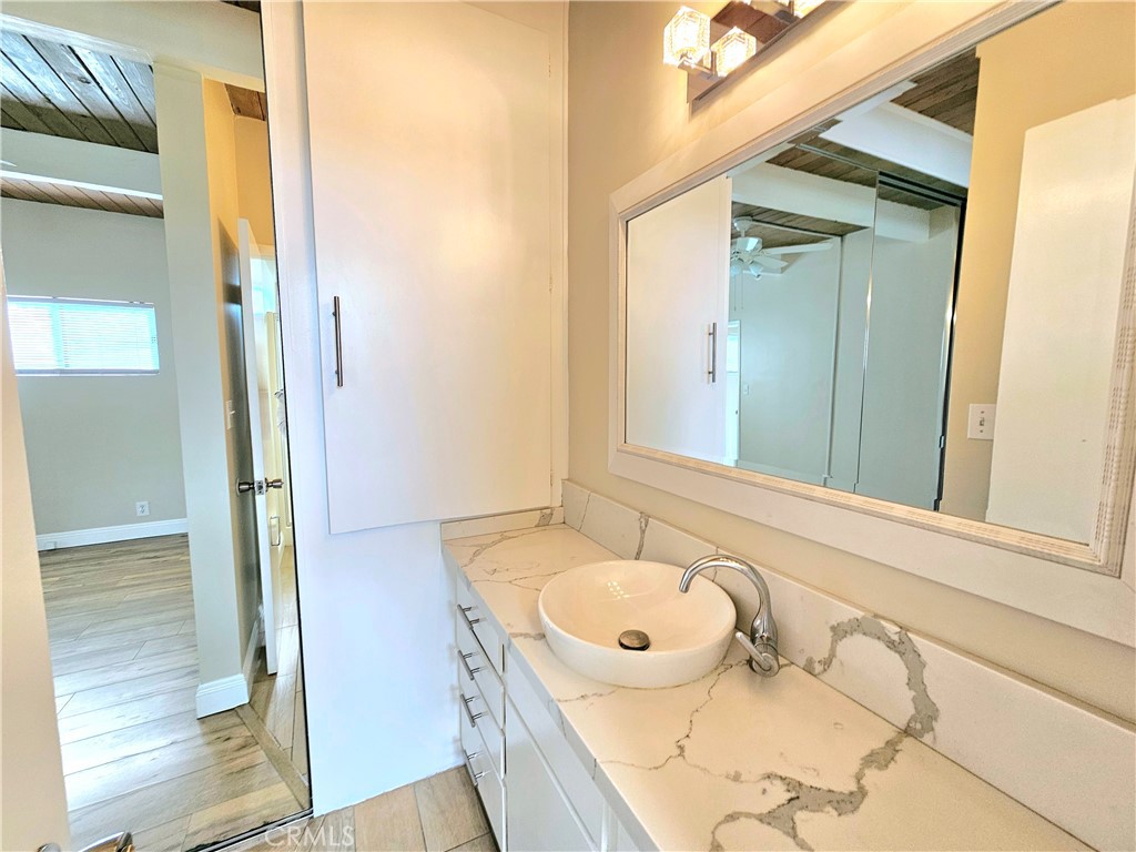 350 Loma Terrace B