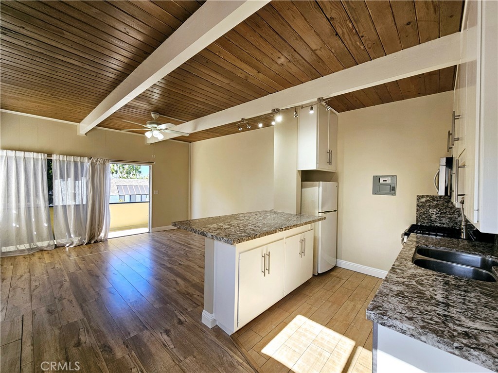 350 Loma Terrace B