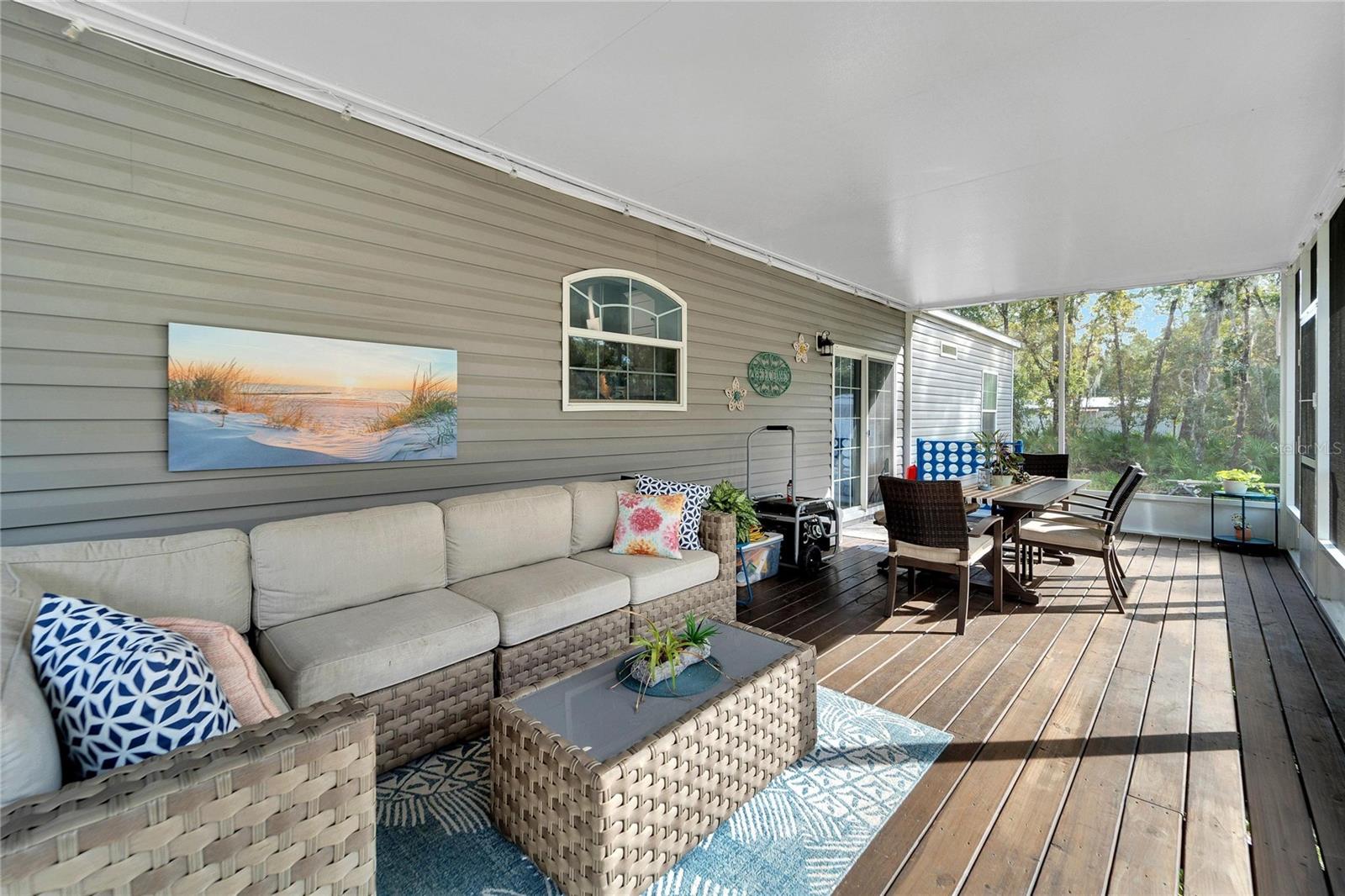4536 N ELM DR