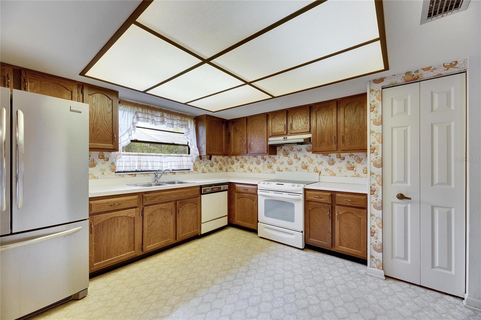 14712 LAUREL LAKE LN